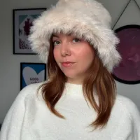 Chapeau beige face
