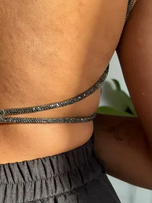 Haut dos nu de tail