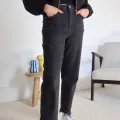 Jean noir mom fit ambre