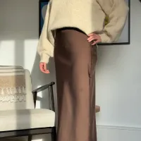 Jupe longue marron satine e profil