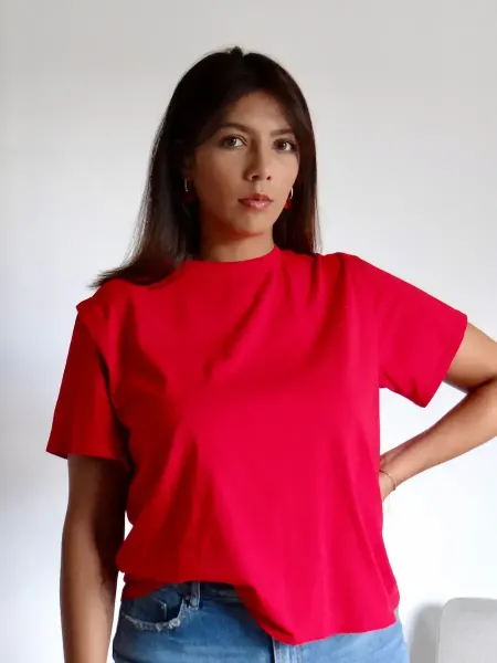 Mya tee shirt rouge avec epaulette