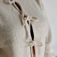 Noeuds pull beige