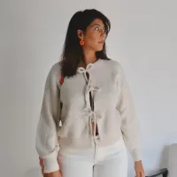 Pull beige noeuds