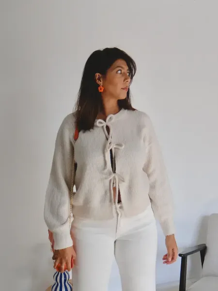 Pull beige noeuds