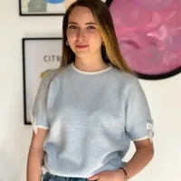 Pull bleu
