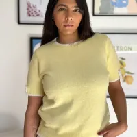 Pull jaune sans manche