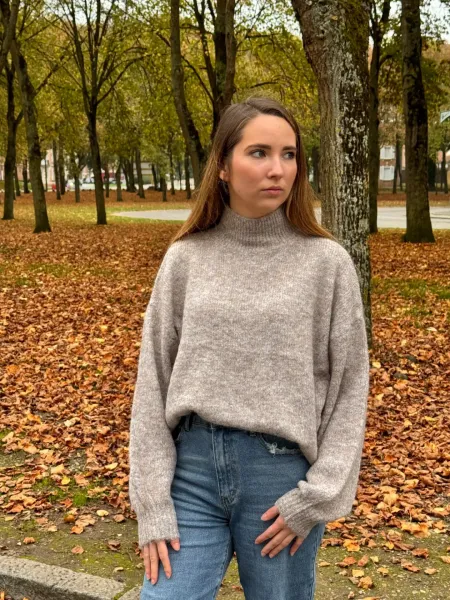 Pull taupe face