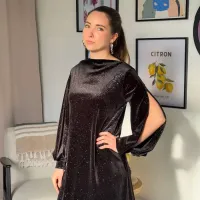 Robe noir paillette courte profil