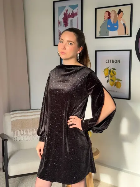 Robe noir paillette courte profil