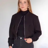 Tenue jean noir mom fit